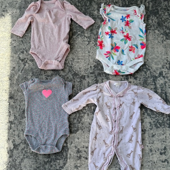 Bundle Baby Girl 0-3M Sleeper & Onesies - Picture 1 of 6